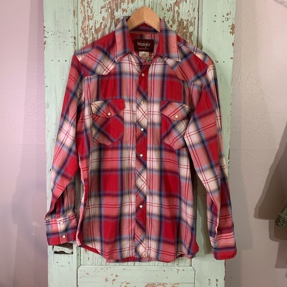 Men’s Wrangler red plaid button-up long sleeve shirt - Picture 1 of 4